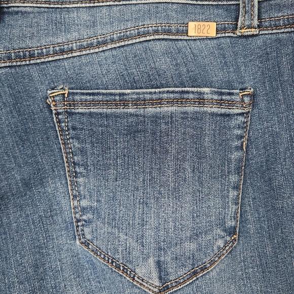 1822 Denim Women's Size 10 Raw Ankle Distressed Stretch Blue Jeans - Picture 9 of 10